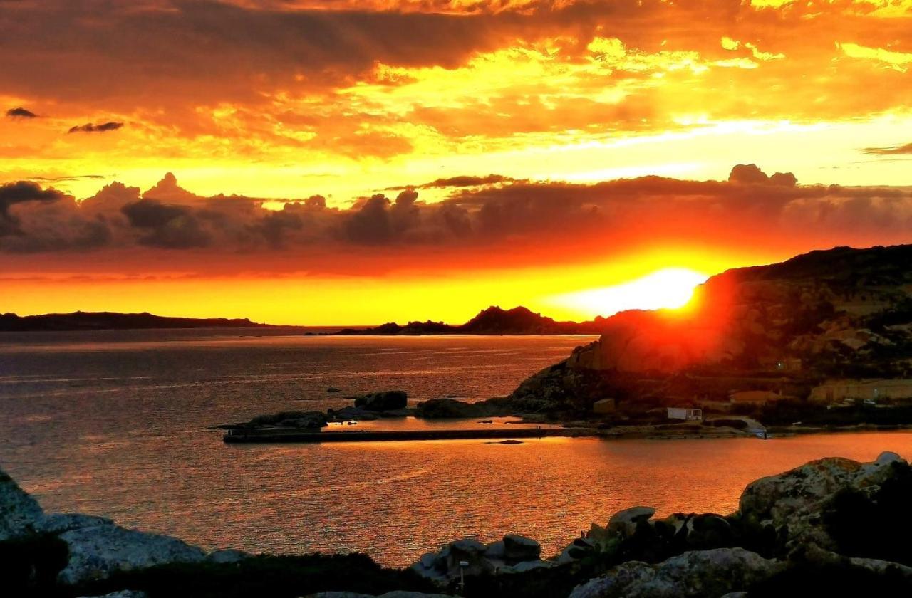 A Punta Tegge Il Mare La Spiaggia Il Tramonto Λα Μανταλένα Εξωτερικό φωτογραφία